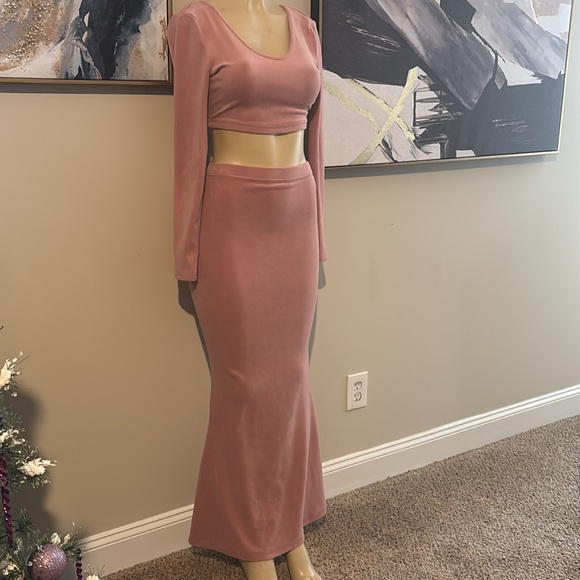 SHEIN- 2pc Long Skirt and Shirt Set size M - Picture 4 of 7